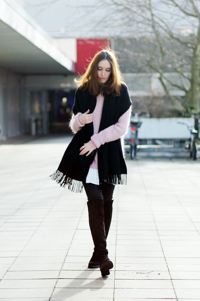 fashionblogger outfit layering look black pink white layers outfit blogger munichparis fashionblog